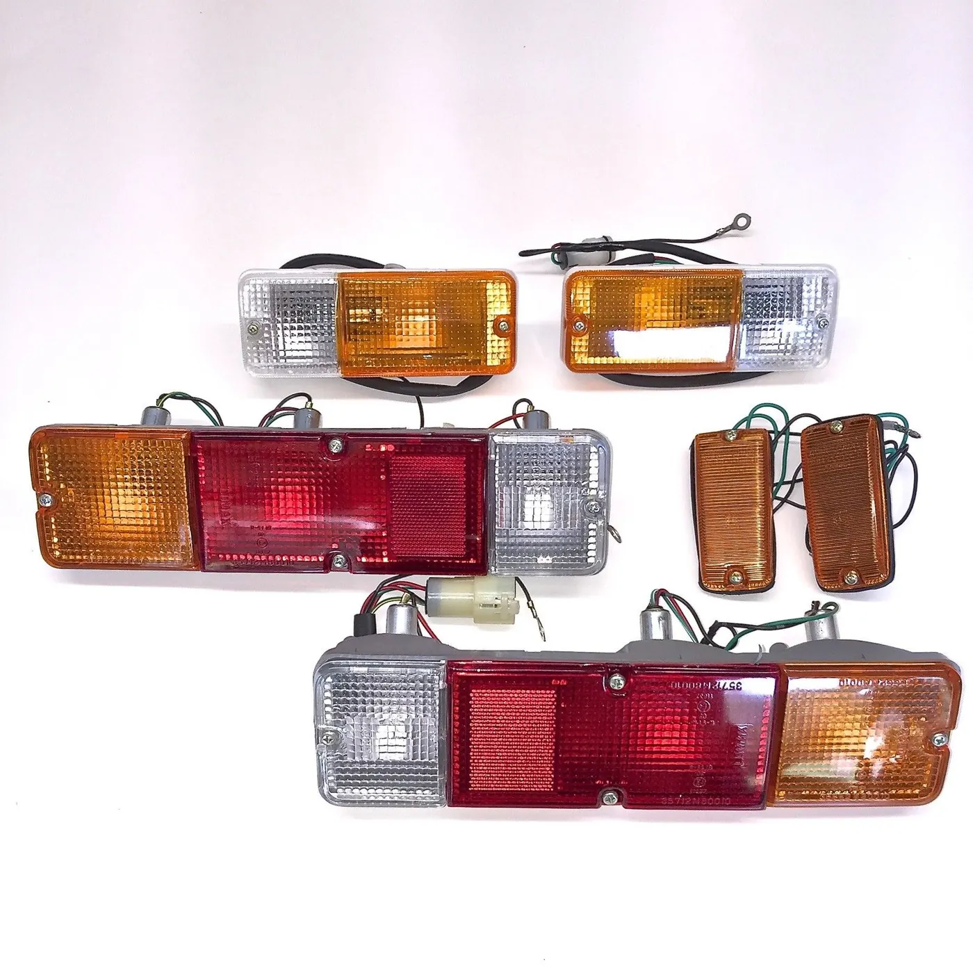 LIGHT SET / PLUS FRONT SIDE MARKER (OEM) – SAMURAI ’80-’95
