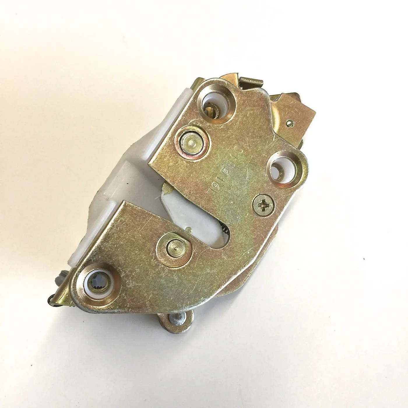 DOOR LOCK / LATCH MECHANISM DRIVERS SIDE (LH) – SAMURAI ’85-’90