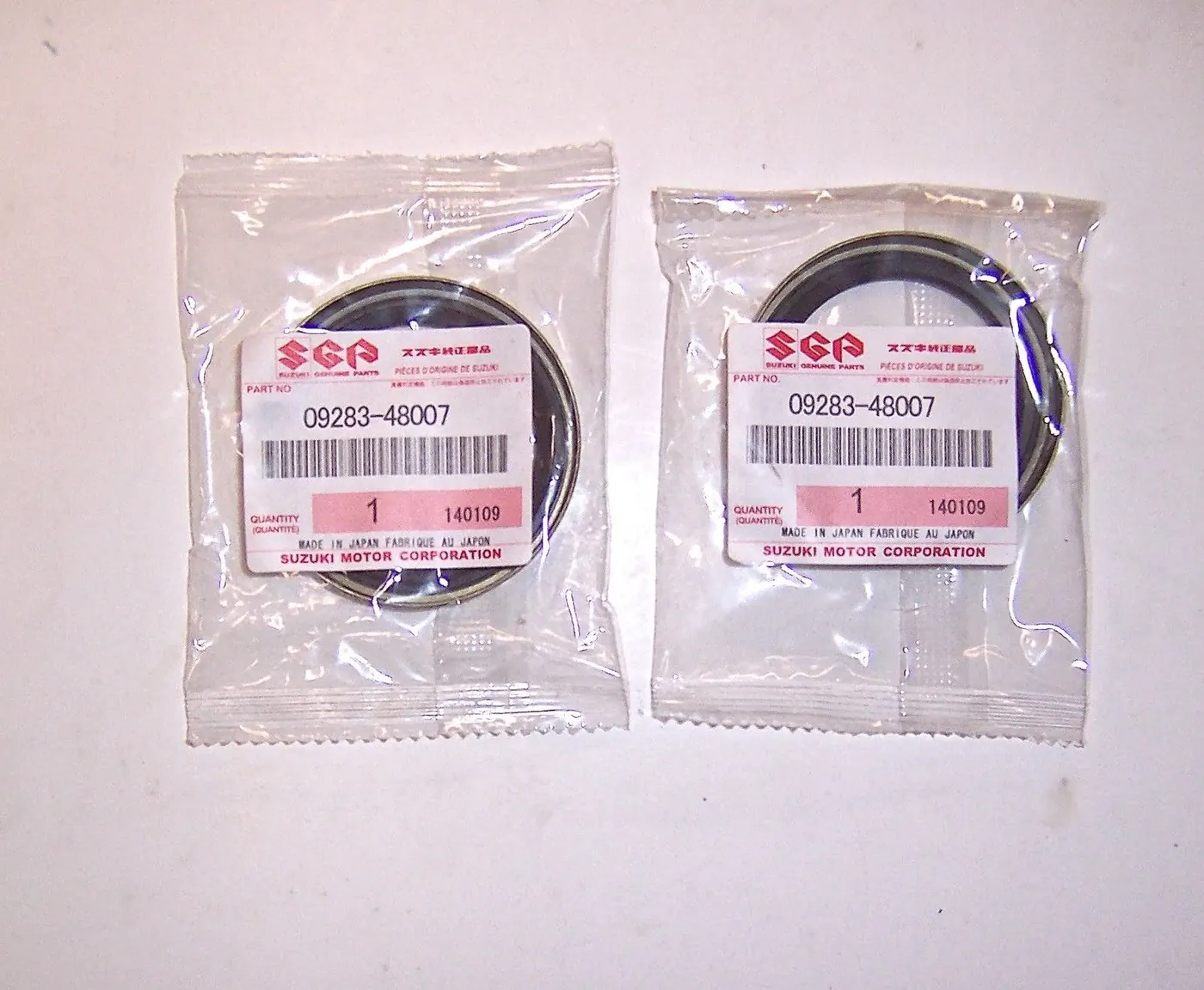 QTY 2 – REAR AXLE OIL SEALS (OEM/SGP) – SAMURAI/SIDEKICK/TRACKER ’85-’95