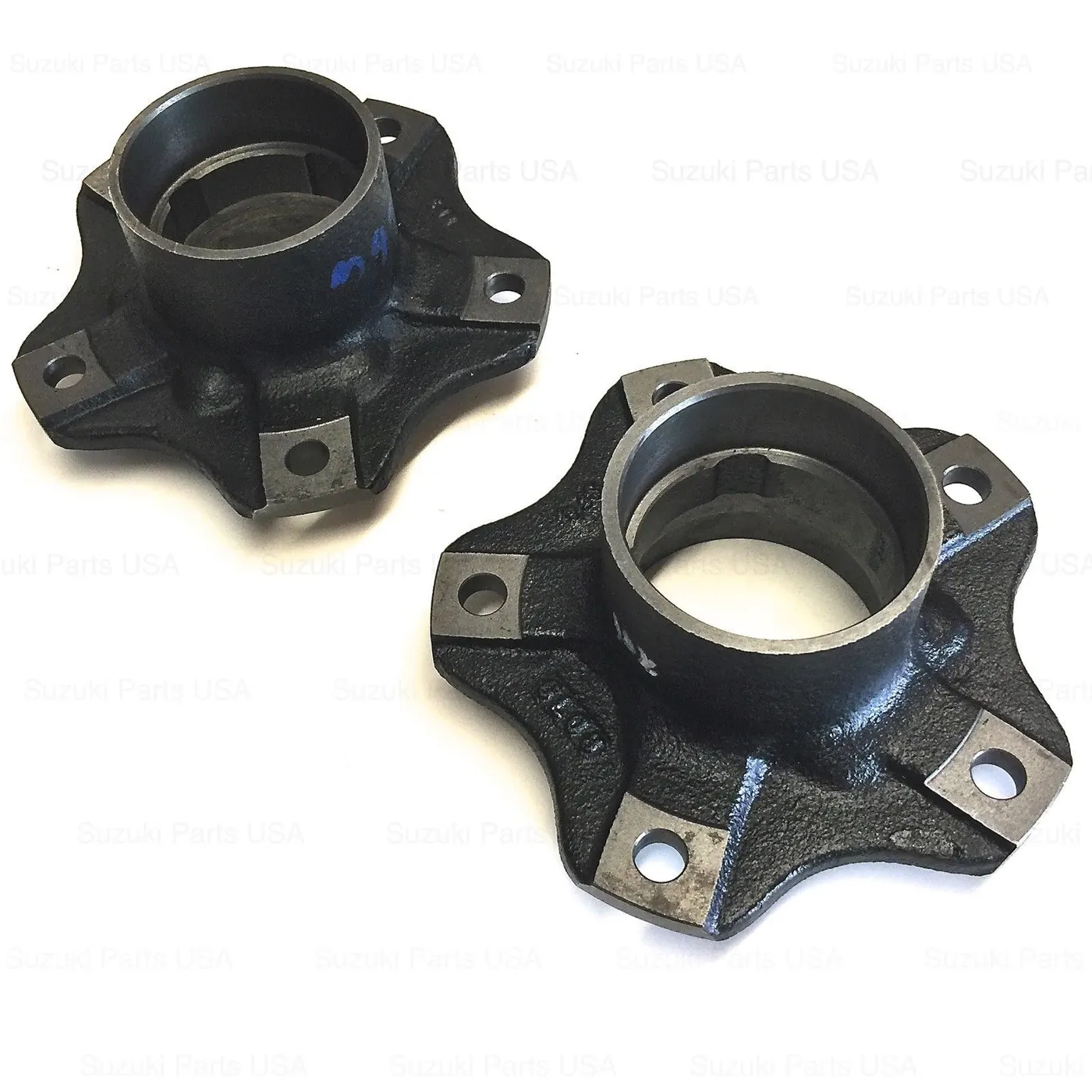 QTY 2 – FRONT AXLE HUBS (OEM) – SAMURAI ’80-’95