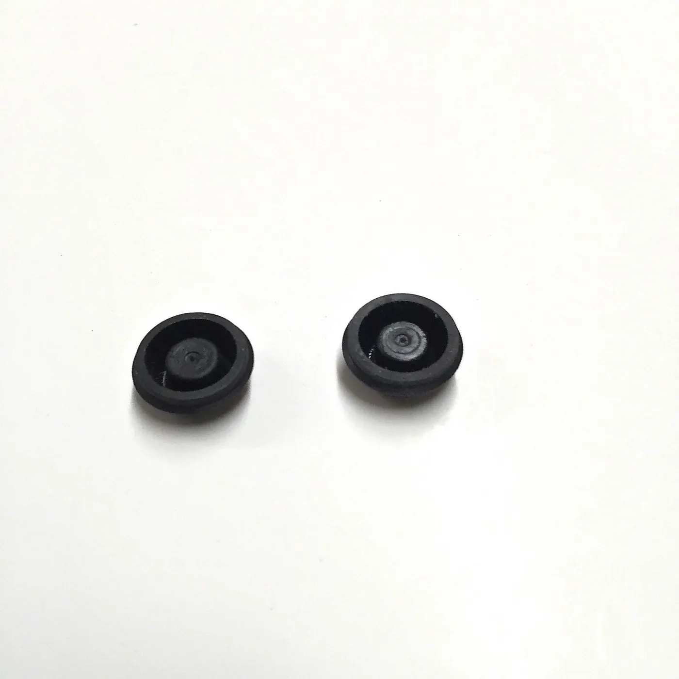 CAP FOR UPPER DOOR LOCK HOLES – (RH / LH) (OEM) – SAMURAI ’85-’95