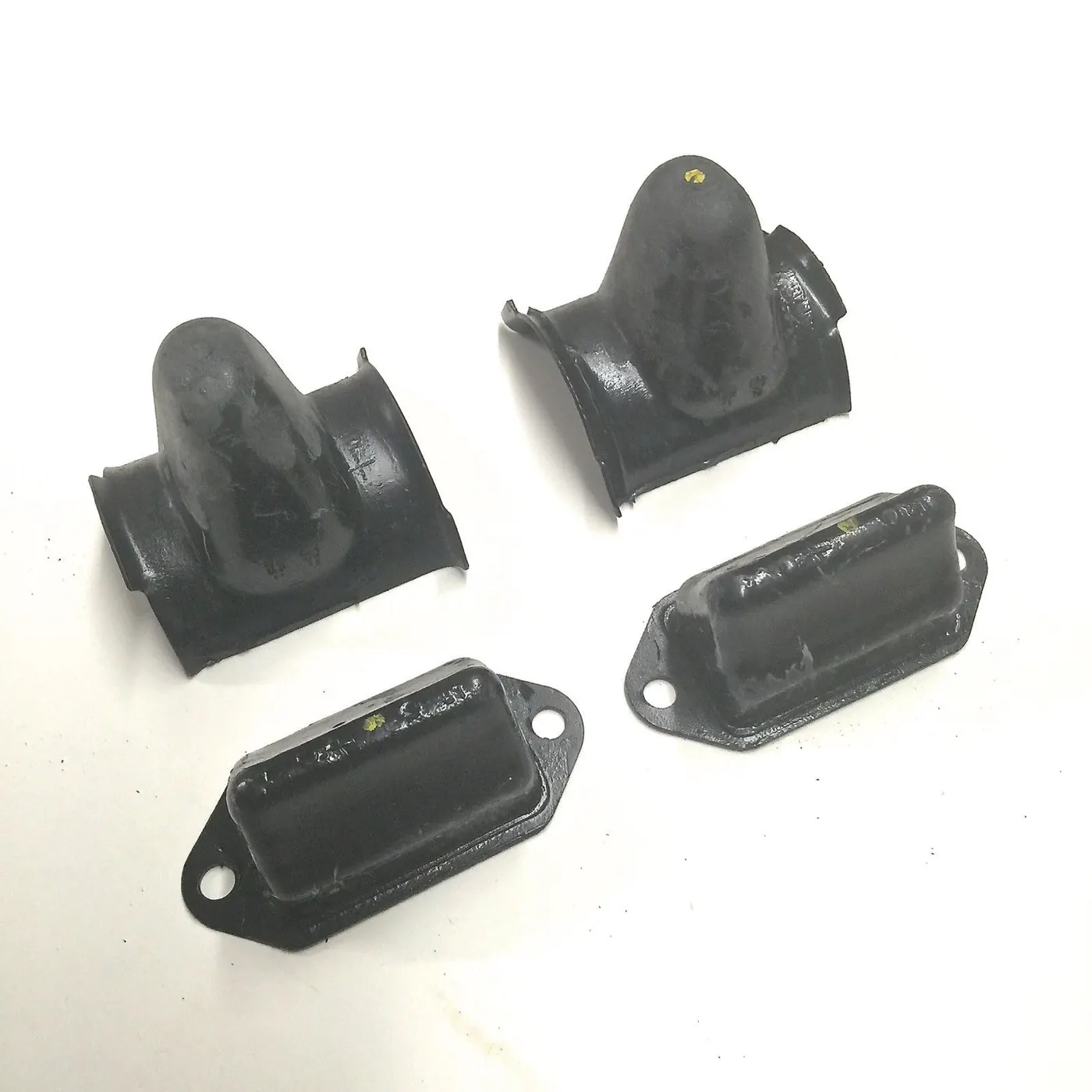 BUMPERS FOR FRONT / REAR LEAF SPRINGS (OEM) – SAMURAI ’85-’95