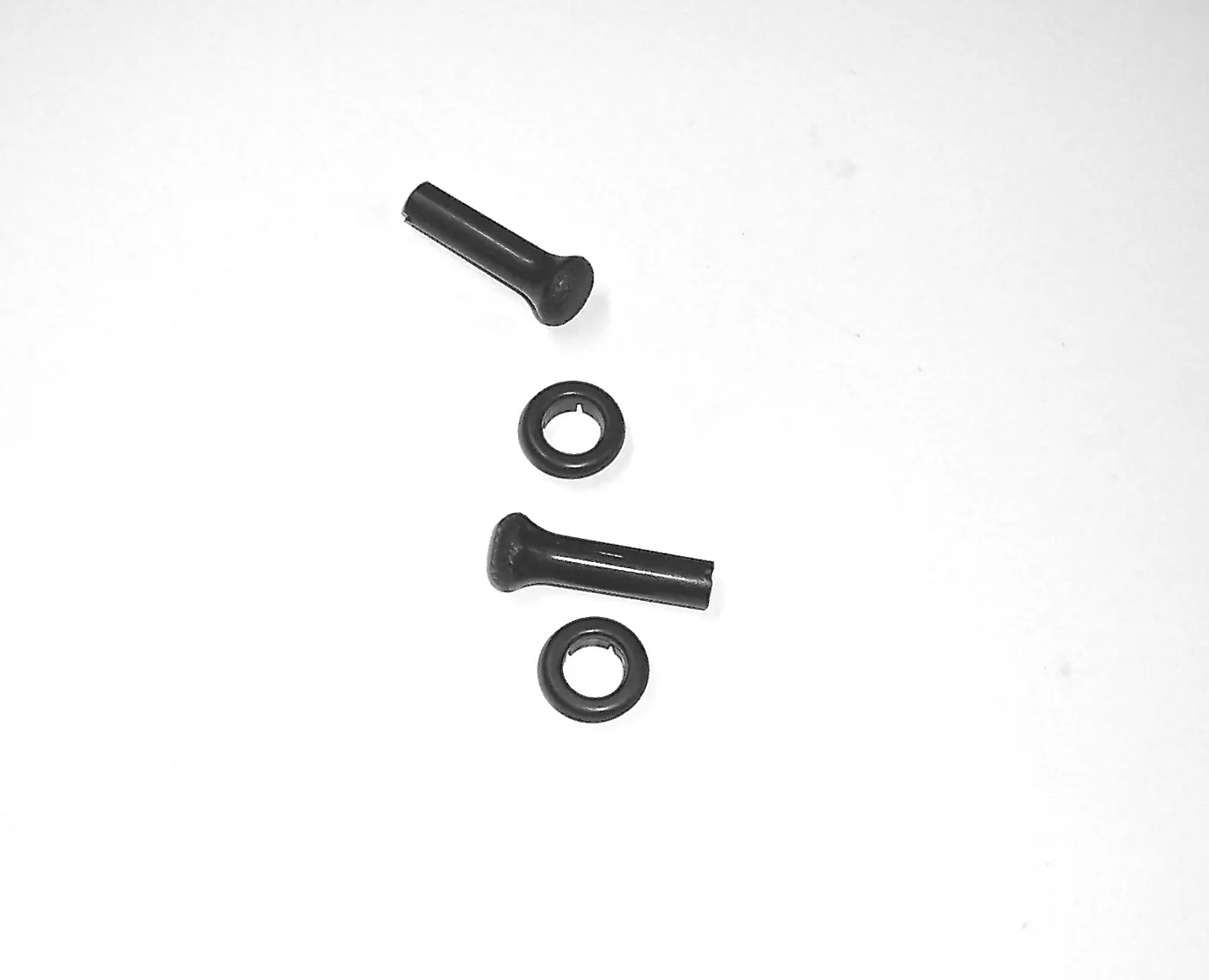 DOOR LOCK PULLS / GROMMETS / BLACK (OEM) – SAMURAI ’94-’95