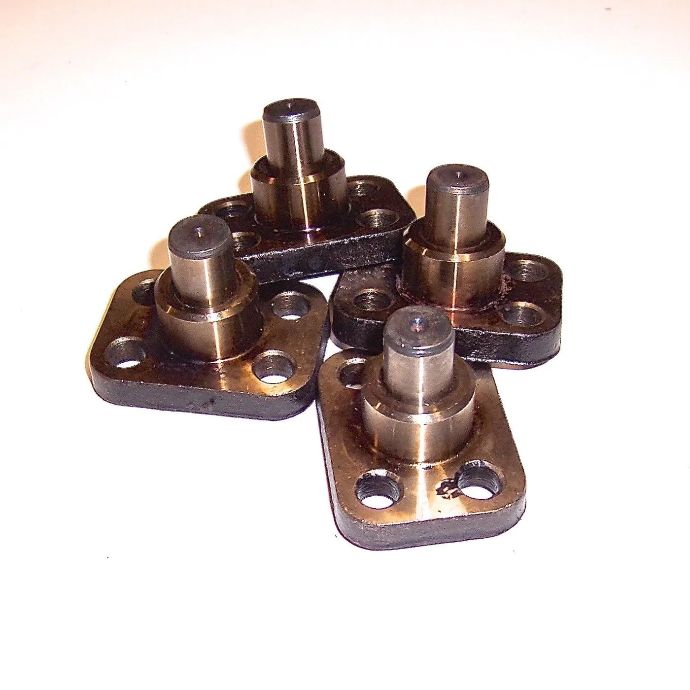 QTY 4 – KING PINS – STEERING KNUCKLE FRONT HUB AXLE – SAMURAI ’85-’95