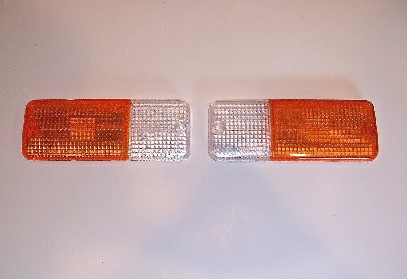 FRONT TURN SIGNAL LENS RUNNING LIGHT RH/LH (OEM) – SAMURAI ’85-’95