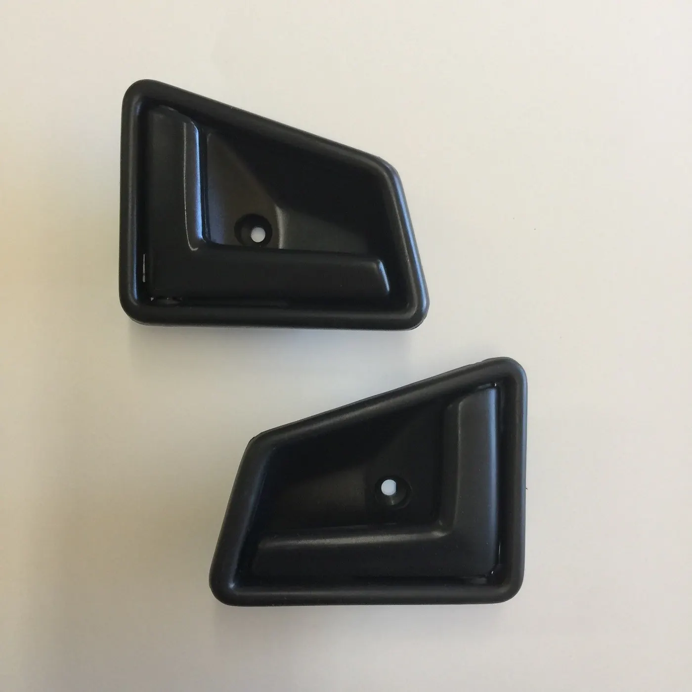 INTERIOR DOOR OPENER HANDLE RH / LH – BLACK – GEO TRACKER / SIDEKICK ’89-’98