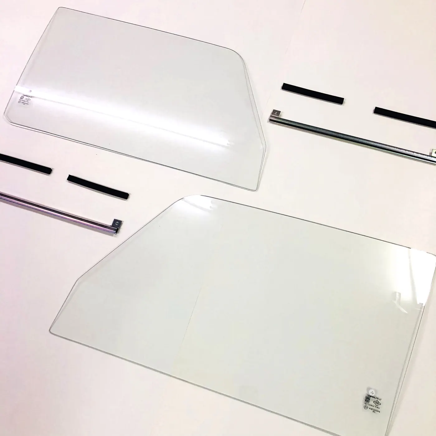 WINDOW GLASS / PASSENGER / DRIVER DOOR (OEM) – SAMURAI ’80-’95