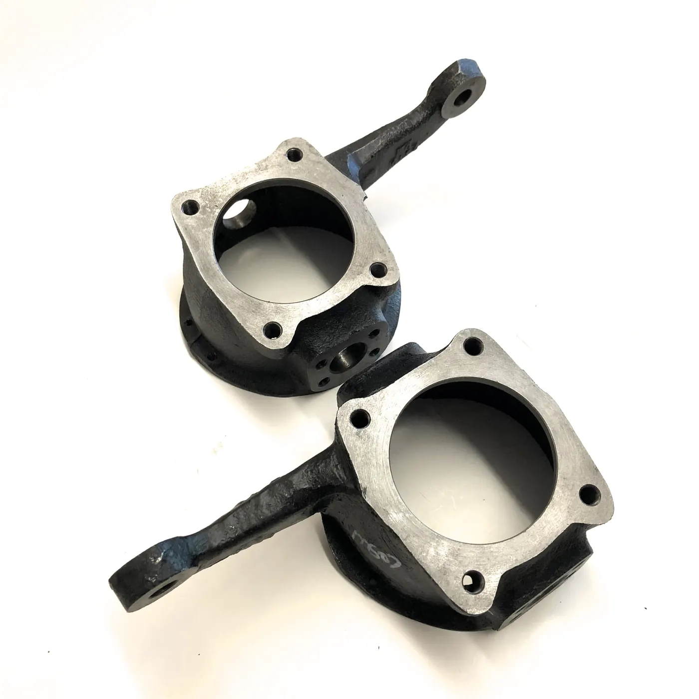 STEERING KNUCKLE ASSEMBLY’S / BOTH SIDES (OEM) – SAMURAI ’80-’95