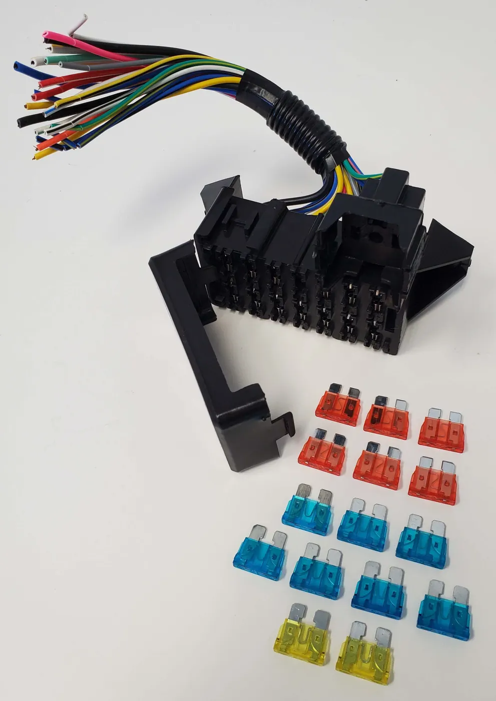 FUSE BOX ASSEMBLY W/ FUSES – SAMURAI ’85-’95